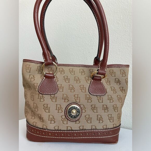 DOONEY & BOURKE Tan Signature Monogram Tote Shoulder Bag - Picture 2 of 12
